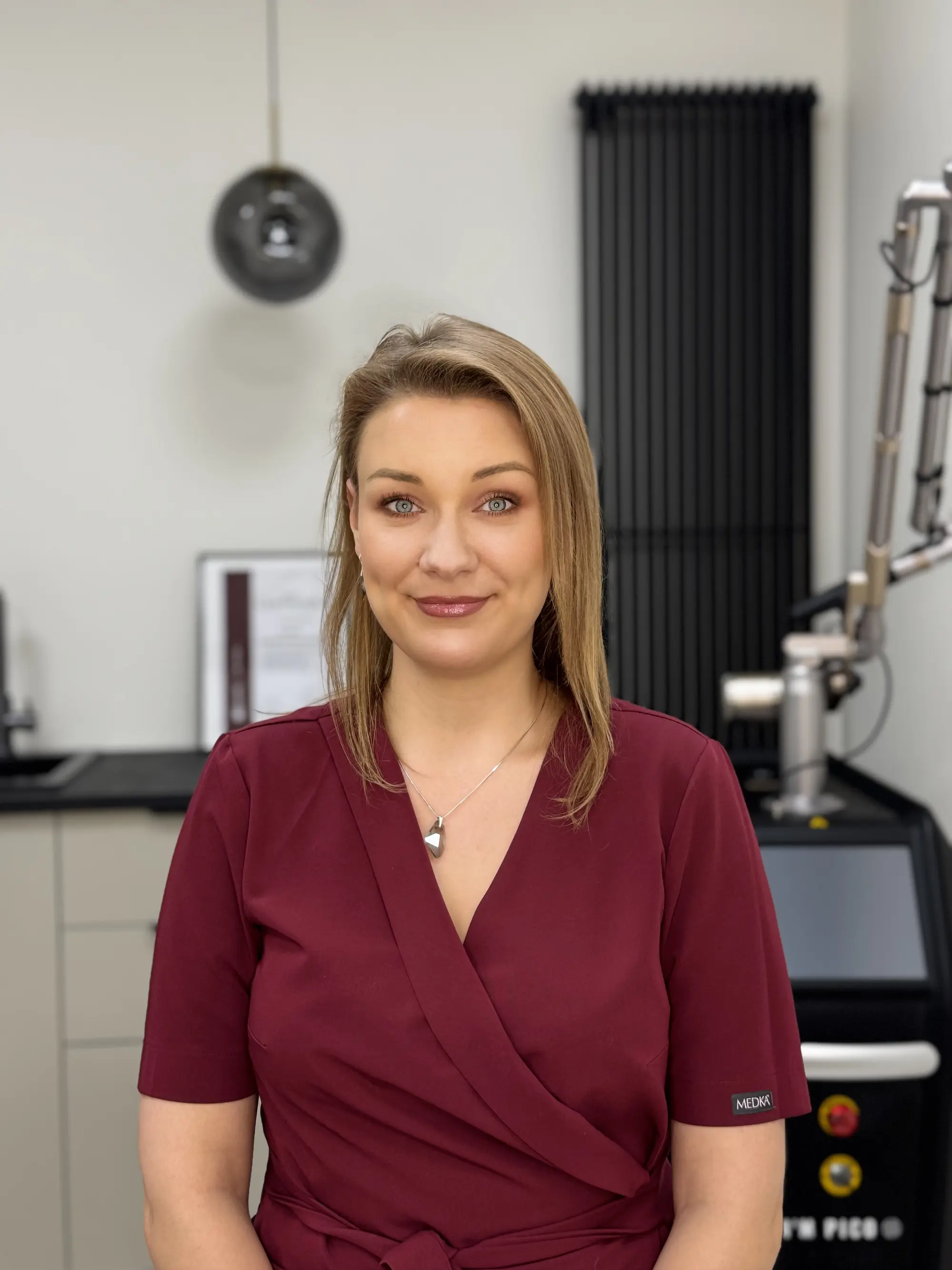 Ewelina Kadłubowska-Frysztak, kosmetolog, linergistka i specjalistka terapii blizn w gabinecie Synergia Piękna